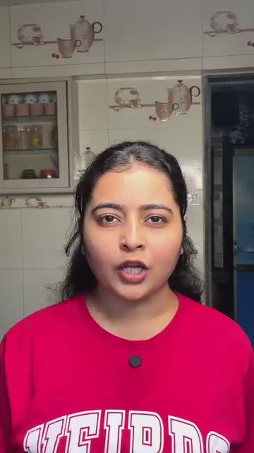 A women explaning benefits in Marathi & consuming Flavus Organic Shatavari Powder